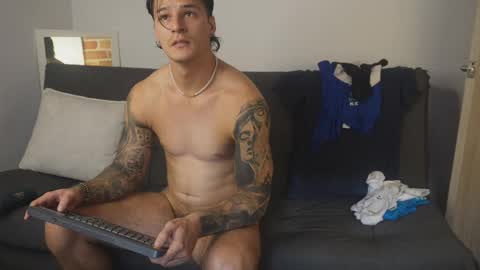 Snapshot of philip_dalton chatting on 11-23-25, 09:36 Philip Dalton online show from 11-23-25, 09:36