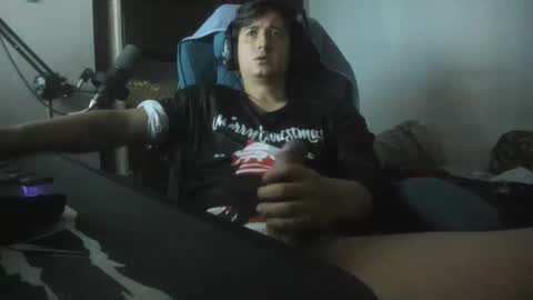 Snapshot of philip_dj chatting on 12-17-25, 09:37 philip_dj online show from 12-17-25, 09:37