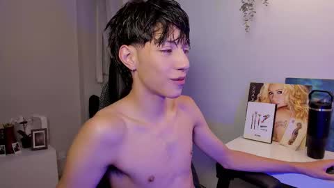 Phil.   INDEPENDENT MODEL online show from 03-21-26, 03:44