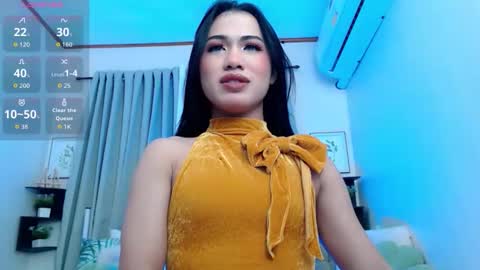 Snapshot of phlaura chatting on 11-01-25, 05:15 laura online show from 11-01-25, 05:15