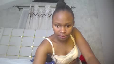 Snapshot of phoebe015 chatting on 02-17-26, 07:09 phoebe online show from 02-17-26, 07:09