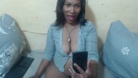 Snapshot of phoenixcandy chatting on 06-18-26, 01:06 phoenixcandy online show from 06-18-26, 01:06