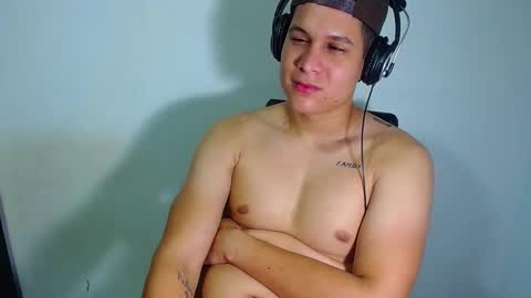 AdnierGnz online show from 03-10-25, 08:37