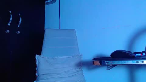 AdnierGnz online show from 04-10-26, 06:07