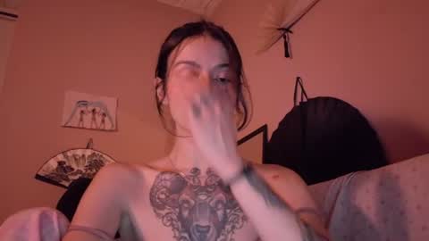 Snapshot of phoenixx_x chatting on 06-17-26, 03:42 phoenixx_x online show from 06-17-26, 03:42