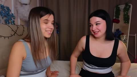 Snapshot of phyllisheart chatting on 12-27-24, 02:43 Lora black and Lili blonde welcome you here online show from 12-27-24, 02:43