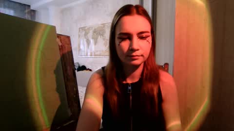 Snapshot of phyllispilkington chatting on 10-31-25, 05:19 Jenny online show from 10-31-25, 05:19