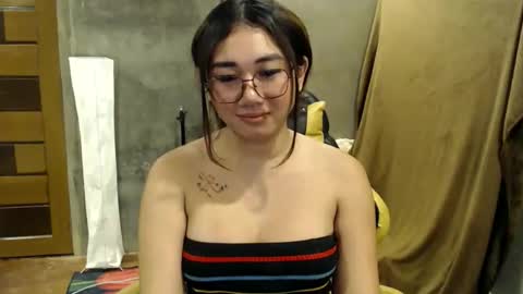 Pia online show from 11-12-25, 12:00