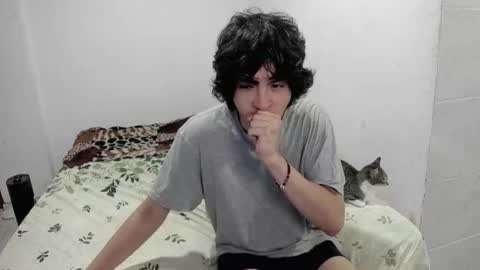 Snapshot of picaszomilos350 chatting on 11-16-25, 11:05 picaszomilos350 online show from 11-16-25, 11:05