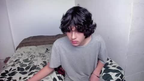 Snapshot of picaszomilos350 chatting on 11-20-25, 01:33 picaszomilos350 online show from 11-20-25, 01:33