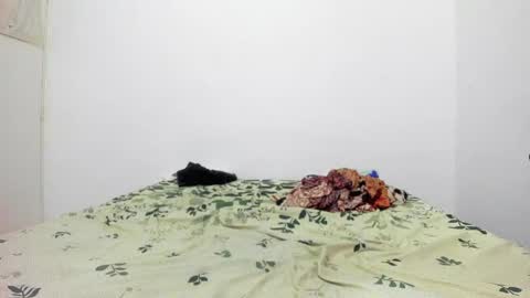 picaszomilos350 online show from 04-06-26, 06:03