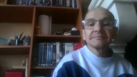 pichoun71 online show from 12-20-24, 08:17