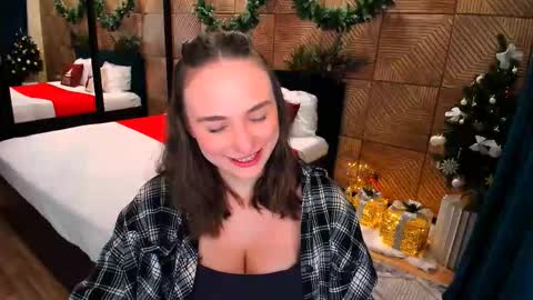 Emelie online show from 12-19-25, 10:22