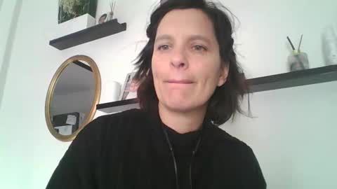 Snapshot of piediniecollant chatting on 11-21-25, 01:43 PIEDINIECOLLANT online show from 11-21-25, 01:43