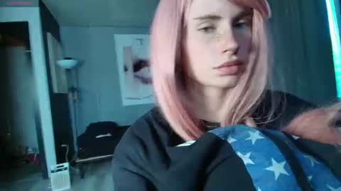 Snapshot of piera_ chatting on 06-19-26, 03:33 Piera online show from 06-19-26, 03:33