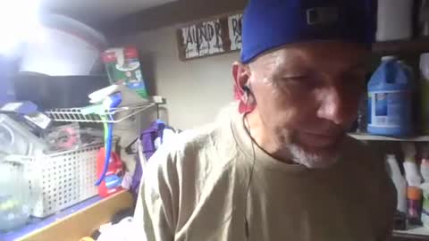 Snapshot of pierce702420 chatting on 05-05-26, 05:26 pierce702420 online show from 05-05-26, 05:26