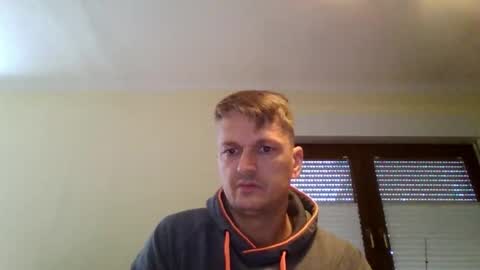 Snapshot of piercingsxxx chatting on 10-23-25, 08:24 piercingsxxx online show from 10-23-25, 08:24