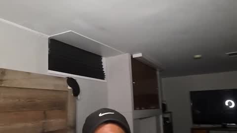 Snapshot of piggybottom299 chatting on 11-12-25, 05:08 piggybottom299 online show from 11-12-25, 05:08