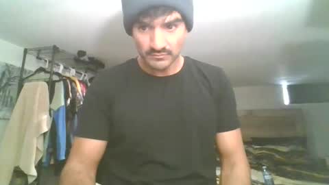 Snapshot of piggybottom299 chatting on 12-17-25, 06:36 piggybottom299 online show from 12-17-25, 06:36