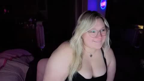 Piggy Rose online show from 03-06-26, 12:18