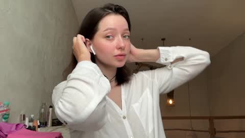 Snapshot of pileacadieri__ chatting on 01-30-25, 03:33 Trisha online show from 01-30-25, 03:33