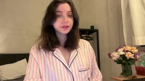 Snapshot of pileacadieri__ chatting on 03-08-25, 02:40 Trisha online show from 03-08-25, 02:40