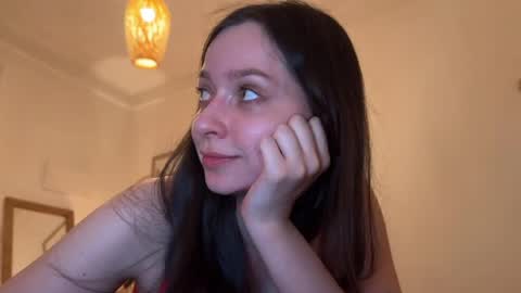 Snapshot of pileacadieri__ chatting on 05-18-26, 10:37 Trisha online show from 05-18-26, 10:37