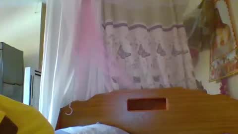 Snapshot of pinah1997 chatting on 06-08-26, 10:04 pinah1997 online show from 06-08-26, 10:04