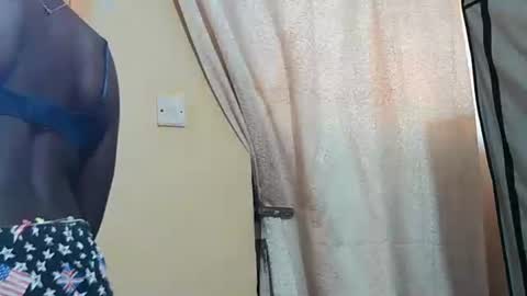 Snapshot of pinah1997 chatting on 06-09-26, 11:22 pinah1997 online show from 06-09-26, 11:22