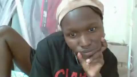 Snapshot of pinah1997 chatting on 07-17-26, 07:37 pinah1997 online show from 07-17-26, 07:37