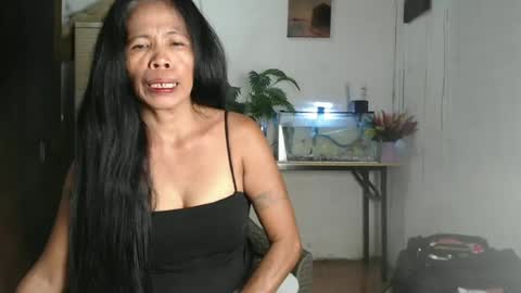 Snapshot of pinay_hazel chatting on 06-24-26, 01:15 hazel online show from 06-24-26, 01:15