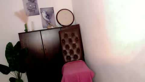 Ivy Morningstar online show from 05-20-26, 01:45