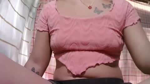 Snapshot of pinay_janella10 chatting on 10-25-25, 04:31 pinay_janella10 online show from 10-25-25, 04:31