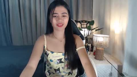 Snapshot of pinay_sharmelyn chatting on 02-12-26, 02:12 sharmelynbebe online show from 02-12-26, 02:12