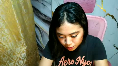 Snapshot of pinay_shinexxx chatting on 06-19-26, 01:21 pinay_shinexxx online show from 06-19-26, 01:21