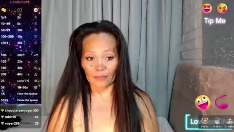 Snapshot of pinaymom69xx chatting on 02-26-25, 07:42 vangie online show from 02-26-25, 07:42