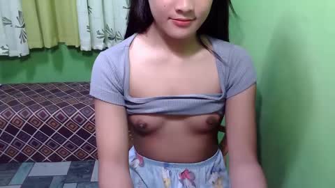 pinaymorena_rhowe online show from 01-04-25, 11:33