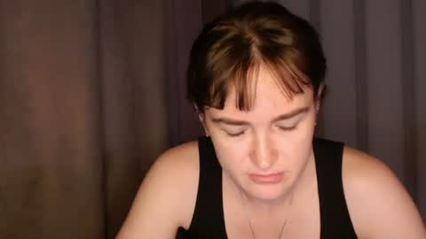 Snapshot of pineapple__mood chatting on 06-23-26, 06:55 online show from 06-23-26, 06:55