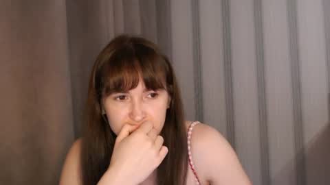 Snapshot of pineapple__mood chatting on 07-19-26, 07:45 online show from 07-19-26, 07:45