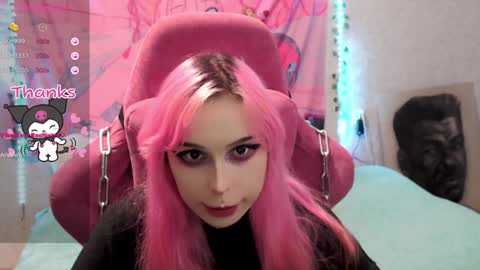 Snapshot of pineapple_dope chatting on 01-16-25, 10:34 Nancy online show from 01-16-25, 10:34