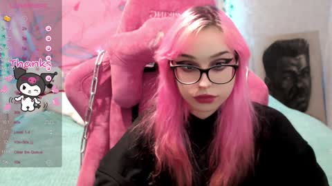 Snapshot of pineapple_dope chatting on 01-17-25, 01:36 Nancy online show from 01-17-25, 01:36