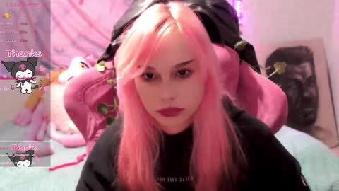 Snapshot of pineapple_dope chatting on 02-21-25, 02:06 Nancy online show from 02-21-25, 02:06