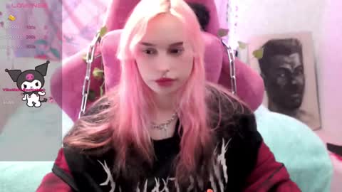 Snapshot of pineapple_dope chatting on 02-24-25, 09:41 Nancy online show from 02-24-25, 09:41