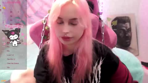 Snapshot of pineapple_dope chatting on 02-25-25, 12:47 Nancy online show from 02-25-25, 12:47