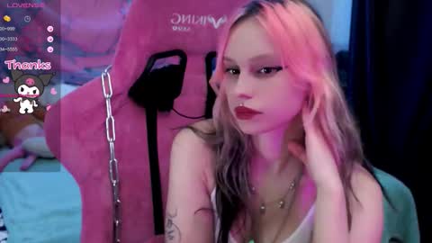 Snapshot of pineapple_dope chatting on 09-12-25, 08:53 Nancy online show from 09-12-25, 08:53