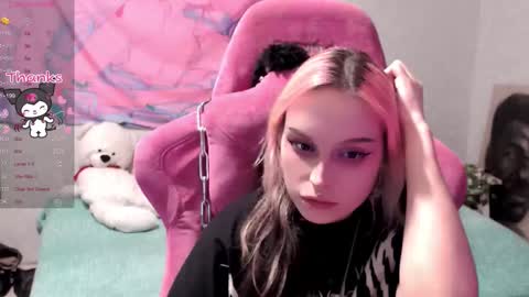 Snapshot of pineapple_dope chatting on 09-19-25, 11:49 Nancy online show from 09-19-25, 11:49