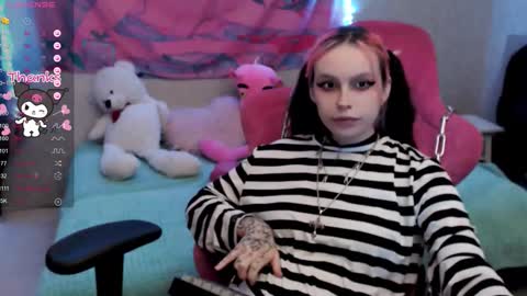 Snapshot of pineapple_dope chatting on 09-20-25, 09:16 Nancy online show from 09-20-25, 09:16