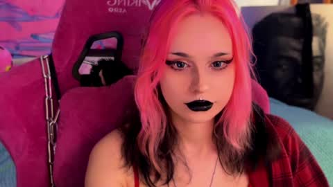 Snapshot of pineapple_dope chatting on 05-30-26, 02:58 Nancy online show from 05-30-26, 02:58