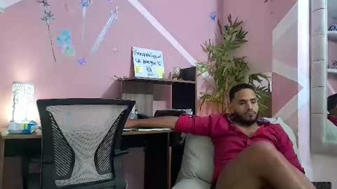 pineappleflipped online show from 08-05-26, 02:25