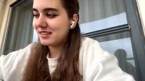 Snapshot of pingsonnenburg chatting on 12-15-25, 04:39 Susie online show from 12-15-25, 04:39